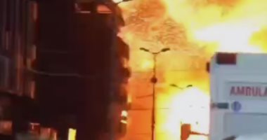 فيديو يوثق لحظة قصف إسرائيل برج سكنى قرب مستشفى القدس فى قطاع غزة