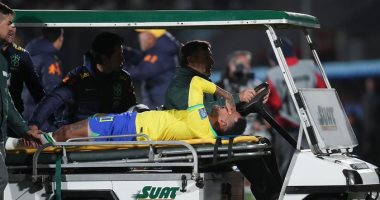 شاهد لحظة إصابة نيمار في مباراة البرازيل وأوروجواي