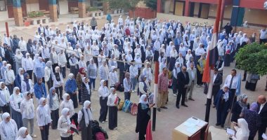 طلاب المدارس بالشرقية يقفون دقيقة حدادا على أرواح شهداء غزة