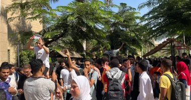 مسيرة لطلاب جامعة القاهرة تنديدًا بجرائم الاحتلال الإسرائيلى فى غزة
