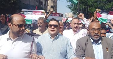 الآلاف يخرجون فى مسيرة بشوارع بنى سويف لتأييد الدولة المصرية وفلسطين.. صور