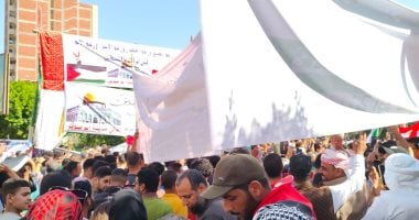 "يا فلسطين إحنا وراكى بالملايين".. هتافات أهالى الإسماعيلية.. صور وفيديو