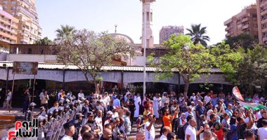 بلادي بلادي لك حبي وفؤادى.. أعضاء الحركة المدنية ينهون مسيرتهم أمام مسجد مصطفى محمود