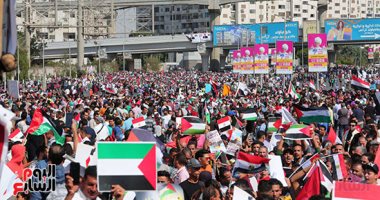 تزايد أعداد المواطنين المتوافدين على المنصة فى جمعة تحيا مصر لدعم فلسطين
