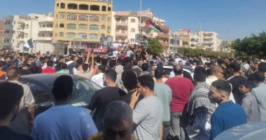 مسيرة تضامنية لأهالى العاشر من رمضان لرفض التهجير والعدوان الإسرائيلى على غزة