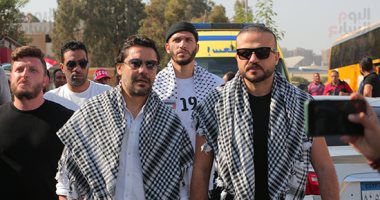 أحمد حسن وشادى محمد وبشير التابعى يشاركون بمسيرة "المنصة" لدعم فلسطين 
