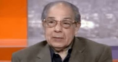طارق الشناوى يعلن وفاة الكاتب رؤوف توفيق.. وفيلم مستر كاراتيه أبرز أعماله