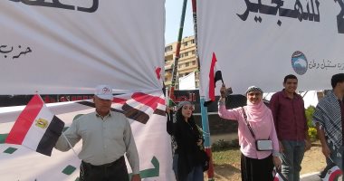 توافد المواطنين على ميدان المحافظة بالدقهلية تأيدا لقرارات الدولة المصرية.. صور