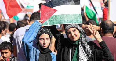 بالعلم والشال.. مصريات شاركن بـ"جمعة تحيا مصر" لدعم الشعب الفلسطيني