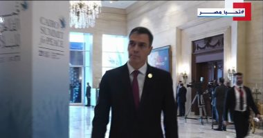 رئيس الوزراء الإسبانى يصل مقر انعقاد قمة القاهرة للسلام 2023 