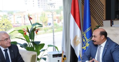 محافظ أسوان يلتقى سفير دولة أذربيجان لبحث سبل التعاون المشترك