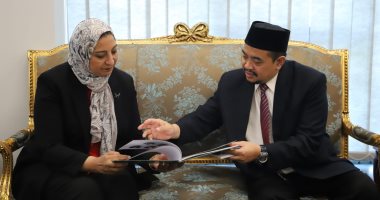 جامعة عين شمس تستقبل وفداً من جامعة الأمين الإسلامية من إندونيسيا لبحث التعاون الثنائى