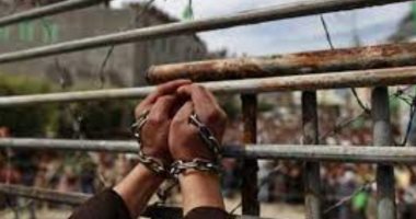 فلسطين: عدد الأسرى من الضفة وصل لأكثر من 9 آلاف أسير فى سجون الاحتلال