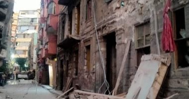 تساقط أجزاء خرسانية من عقار بجمرك الإسكندرية دون اصابات