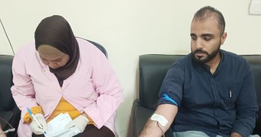 نقابة المحامين بسوهاج تنظم حملة للتبرع بالدم لصالح مصابى غزة.. صور