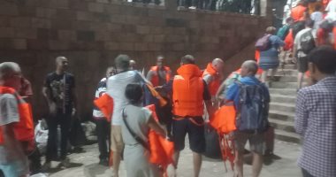 قوات الإنقاذ النهرى تنجح فى إخلاء 76 سائحًا من باخرة سياحية غارقة بكوم أمبو