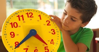 مع تغيير الساعة.. كيفية تعليم طفلك تنظيم الوقت بين المدرسة والحياة الاجتماعية