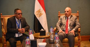 ‫وزير الرى يستعرض تأثير اللاجئين على الوضع المائى فى مصر والأردن