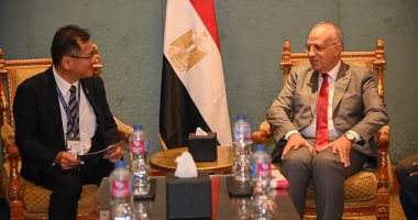 ‫ وزير الرى يلتقى نائب وزير الأراضى اليابانى بأسبوع القاهرة للمياه