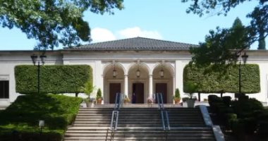 متحف فريك الأمريكى يؤجل معرضا عن الفن الإسلامي