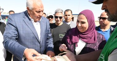 وزيرة التضامن تفتتح مشروع قرى آمنة غذائيًا بمركز الفرافرة فى الوادي الجديد