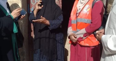 "قومى المرأة "بسوهاج يختتم حملة طرق الأبواب "أحميها من الختان"