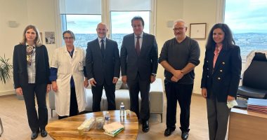 وزير الصحة يعقد اجتماعا مع رئيس معهد «جوستاف روسي» الفرنسى لعلاج الأورام 