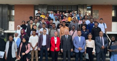 رئيس جامعة المنيا يلتقى بالطلاب الوافدين بالمرحلة الجامعية الأولى والدراسات العليا
