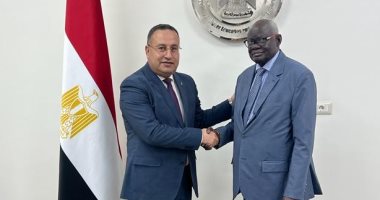 رئيس جامعة الإسكندرية يلتقى وزير التعليم العالى بجمهورية جنوب السودان لدعم التعاون