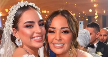 داليا البحيرى تحتفل بزفاف ابنة شقيقتها والعسيلى يُحيى الحفل.. صور