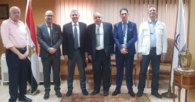 الاتفاق على تصدير منتجات شركات الأدوية التابعة لقطاع الأعمال إلى الجزائر 