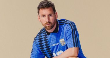 صورة ميسي يظهر بقميص مارادونا الأخير مع منتخب الأرجنتين في كأس العالم.. صور