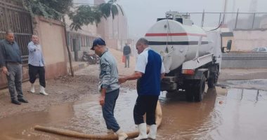 الوحدات المحلية ببنى سويف تواصل أعمال شفط مياه الأمطار.. صور