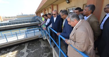 وزير الإسكان يتفقد محطات تنقية مياه الشرب بمدينة العاشر من رمضان