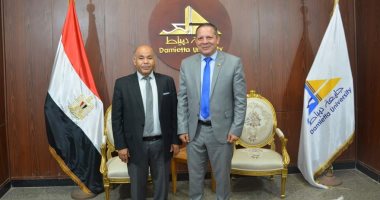 رئيس جامعة دمياط يستقبل الملحق الثقافى الليبى فى القاهرة
