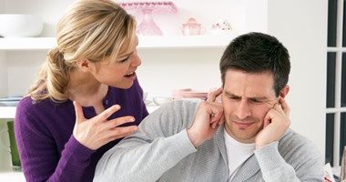 6 نصائح للتعامل مع الزوج الحريص.. تقلل من خلافاتكما على المصروف 