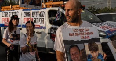 أهالى الأسرى الإسرائليين ينتقدون فشل نتنياهو فى مسيرة من تل أبيب للقدس المحتلة