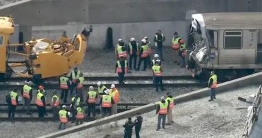 إصابة العشرات جراء اصطدام قطار بكاسحة ثلوج فى شيكاغو