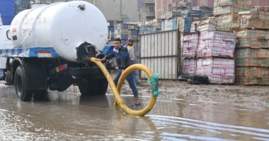 محافظ الغربية يتابع جهود رفع مياه الأمطار بالمحلة وطنطا وسمنود