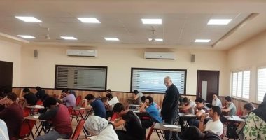 عميد كلية الحاسبات بالإسكندرية يتفقد سير امتحانات منتصف الفصل الدراسى الأول