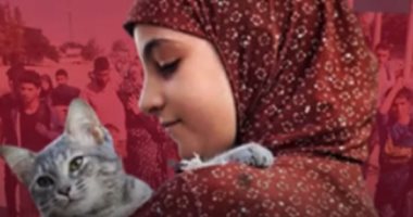 قلوبهم مليئة بالرحمة.. أهل غزة ينقذون حيواناتهم من تحت الأنقاض.. فيديو