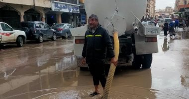 الانتهاء من سحب تجمعات مياه الأمطار بشوارع العريش