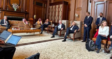 أبو الغيط يشارك مع 6 وزراء خارجية فى جلسة هامة مع الإعلام البريطانى