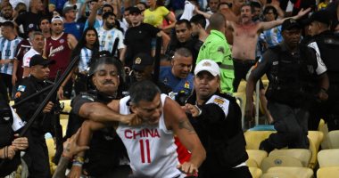 فيفا يبدأ إجراءات تأديبية بعد أحداث شغب مباراة البرازيل والأرجنتين