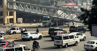 شاهد سيارة النقل المتسببة فى سقوط كوبرى مشاة شارع أحمد عرابى.. صور