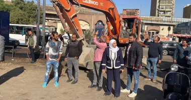 نائب محافظ القاهرة تتفقد إزالة تعارضات مشروع تطوير كورنيش النيل و"محور الحضارة"
