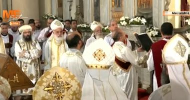البابا تواضروس الثانى يترأس قداس ترقية قساوسة إلى رتبة القمصية من الإسكندرية