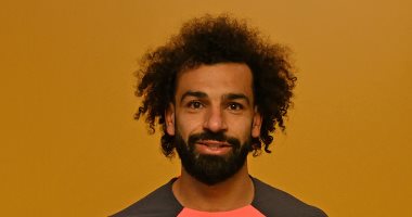 محمد صلاح يتسلم جائزة أفضل لاعب فى الشهر بالدوري الإنجليزي 