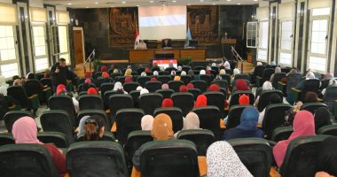 محافظ الغربية يعقد لقاءا توعويا لتحفيز السيدات والفتيات للمشاركة فى الانتخابات