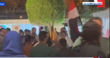 إقبال كثيف على مقر انتخابات الرئاسة في السعودية لليوم الثاني.. فيديو